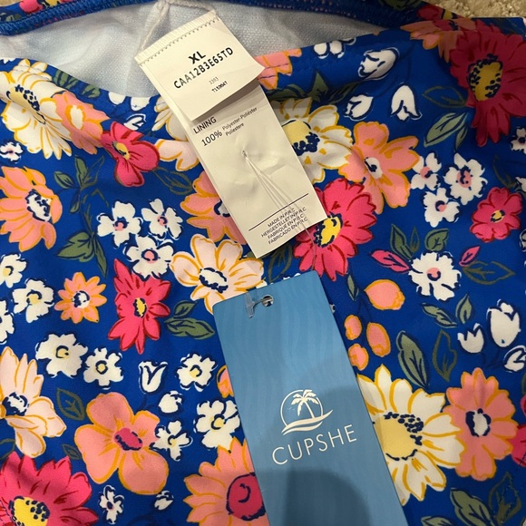 Cupshe Underwire Bikini - Picture 7 of 11